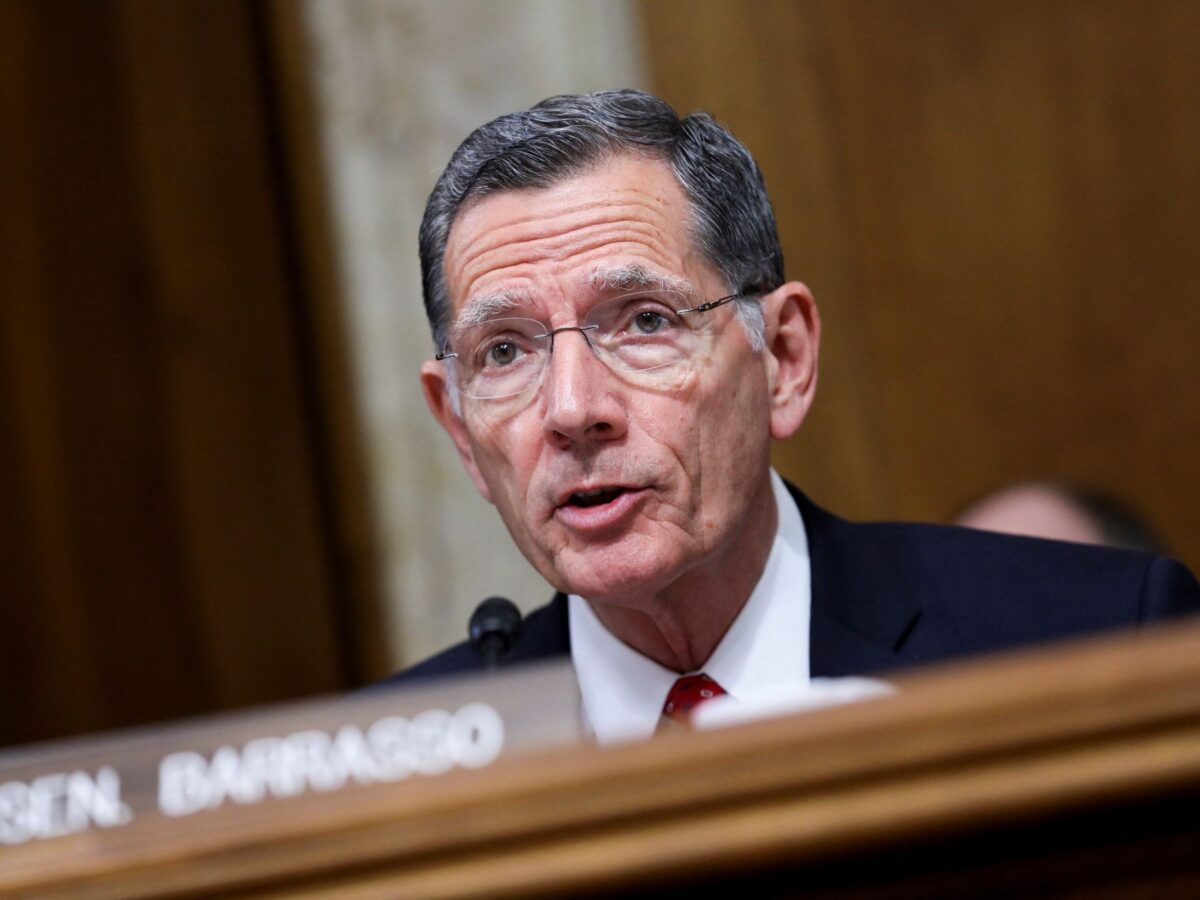 Top-Ranking GOP Senator Barrasso Endorses Trump for Presidential Bid