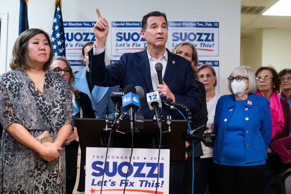 Democrats Face Uphill Battle in New York's 2022 Midterm Elections