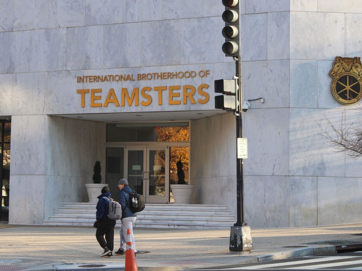 Teamsters' Political Arm Donates to Republican National Committee